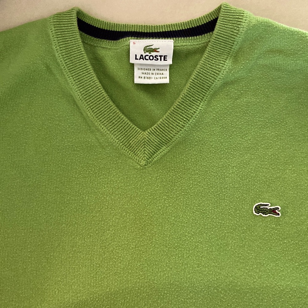 Men’s Lacrosse size 5 =L v neck sweater